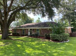 102 Somerset Dr, Natchez, MS 39120