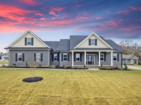 140 Cedarbrook Dr, Benson, NC 27504