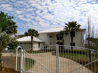 425 Wahoo Rd, Panama City Beach, FL 32408