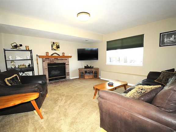 4th image of 4207 W 62nd Pl