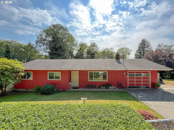 590 Robinhood Ave, Lakeside, OR 97449