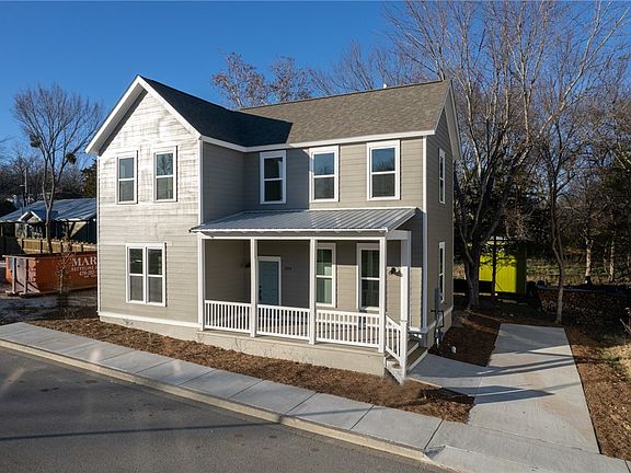 2nd image of 254 E 10th St