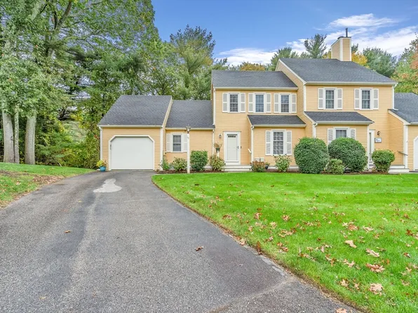 17 Spinnaker Ln #A, Taunton, MA 02780