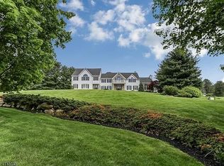5 Squire Hill Rd, Long Valley, NJ 07853