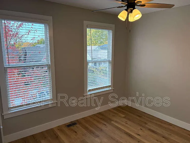 529 N Highland Ave — Photo 16