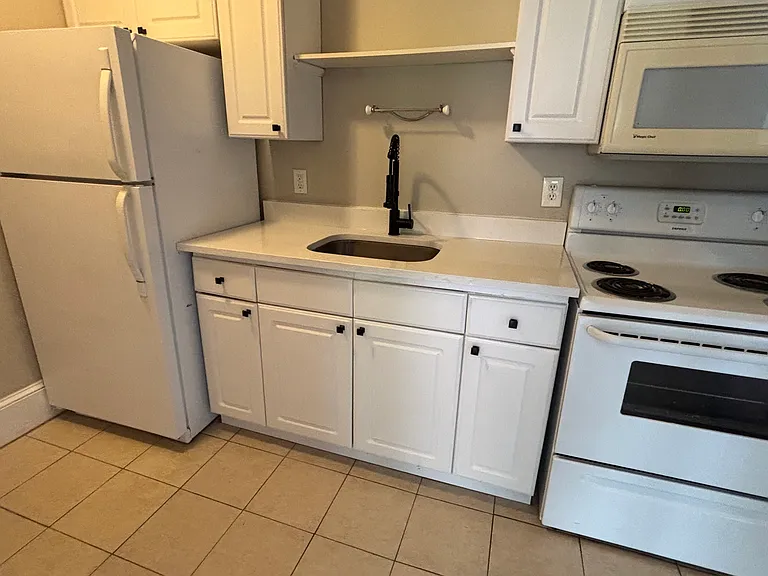 1724 Copeland St #4 — Photo 6