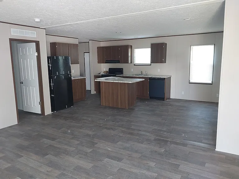 506 SE San Jose St — Photo 2