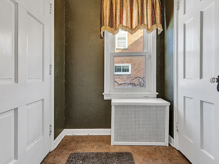 2317 Canterbury Rd — Photo 5