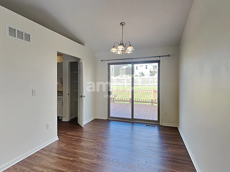 7888 Edgewater Dr — Photo 7
