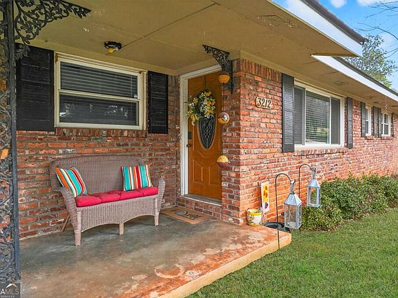 4th image of 3212 Convair Ln