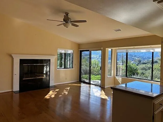 692 Hillside Dr — Photo 13