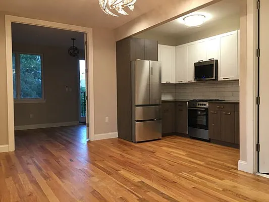 Rented by Metro Prop NY Corp | media 2