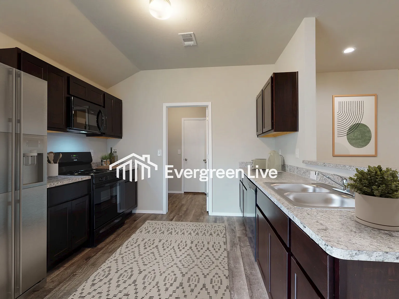 3 bed, 2.0 bath, 1355 sqft, $1,695 — Photo 1