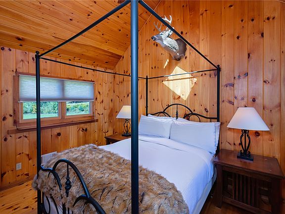 3rd image of 436 Lougheed Rd