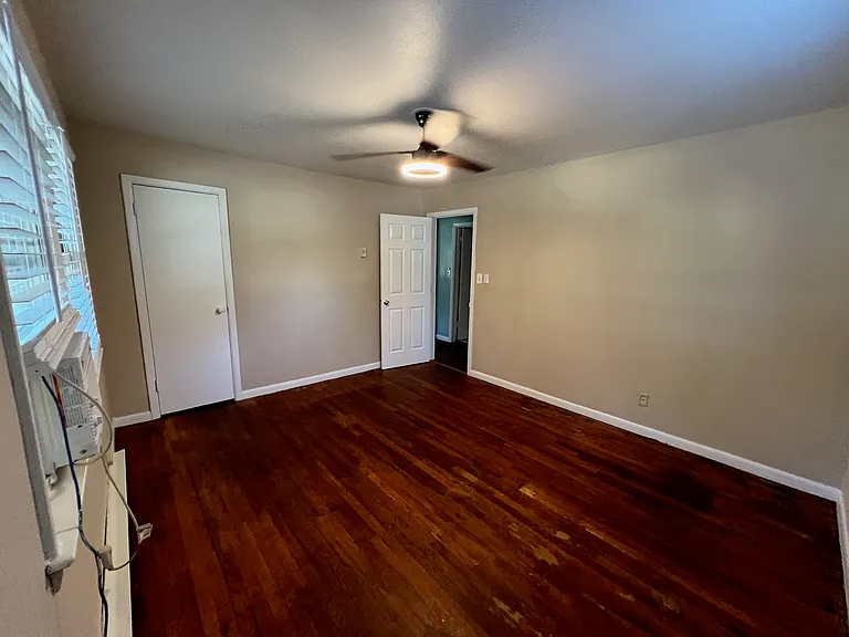 1405 Larson St — Photo 20