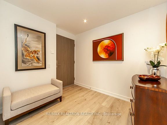 2nd image of 161 Roehampton Ave #4004