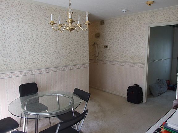 4th image of 210 Parkway Dr