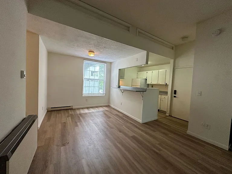 University Park Apartments near Cornell University — Photo 638