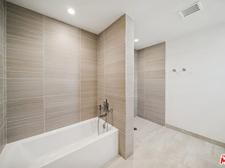 1051 S Corning St #501 — Photo 22