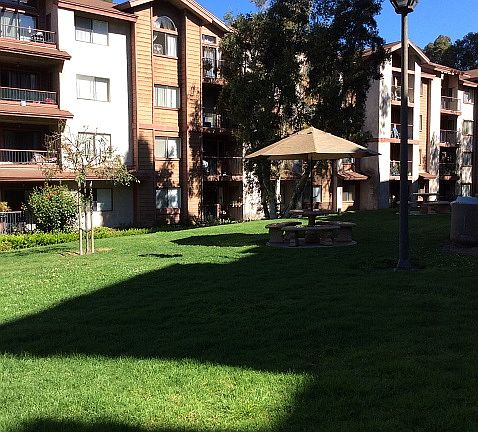 4th image of 5990 Dandridge Ln Unit 180
