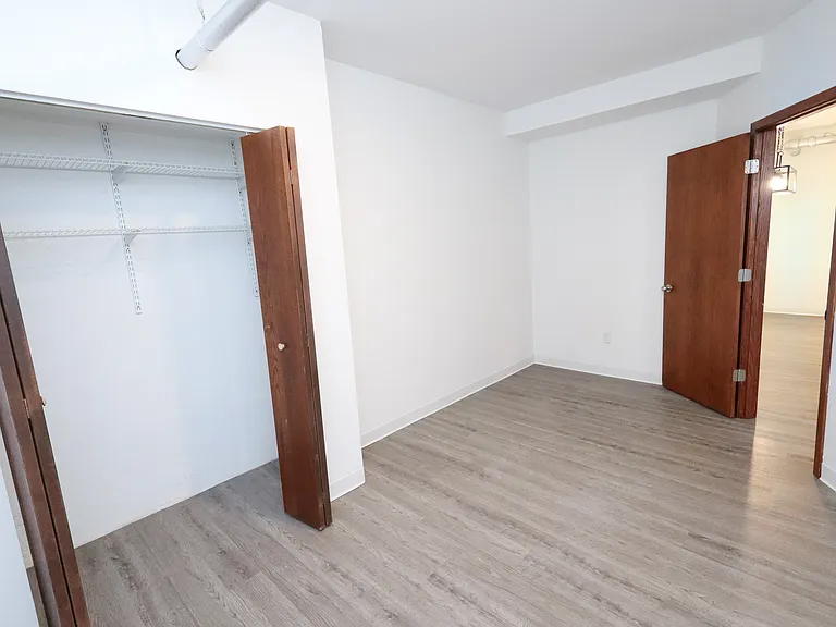 Yale Apartments — Photo 26