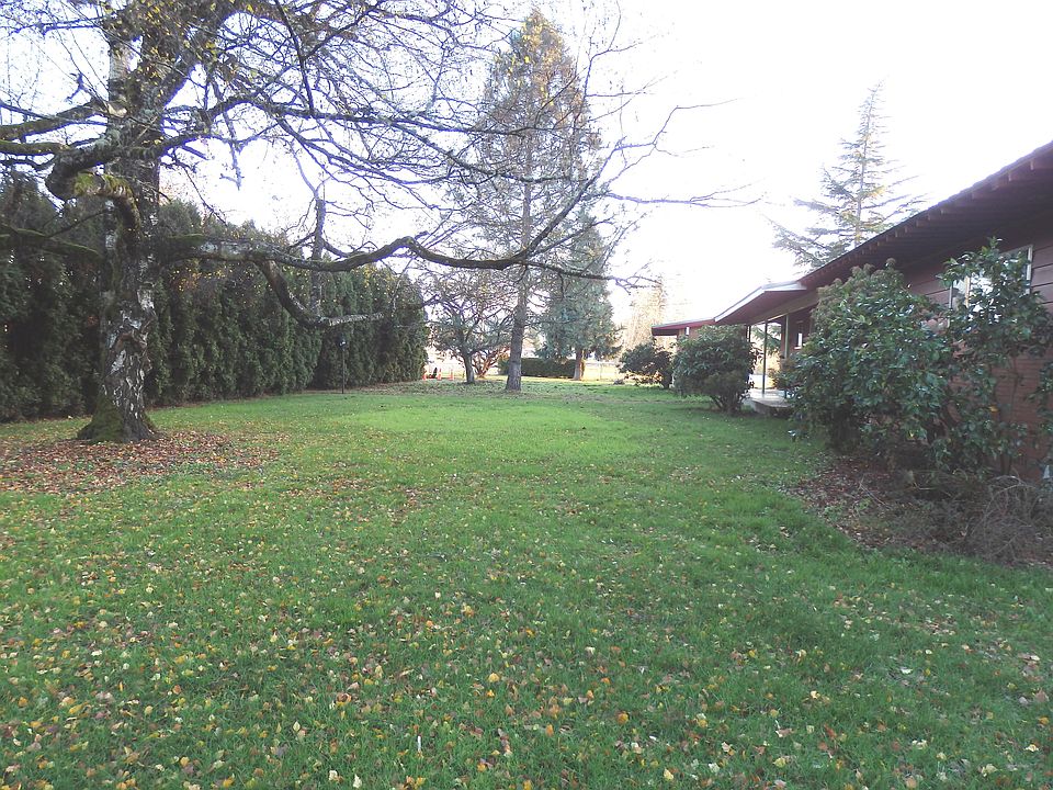 2nd image of 30555 SE Eagle Creek Rd