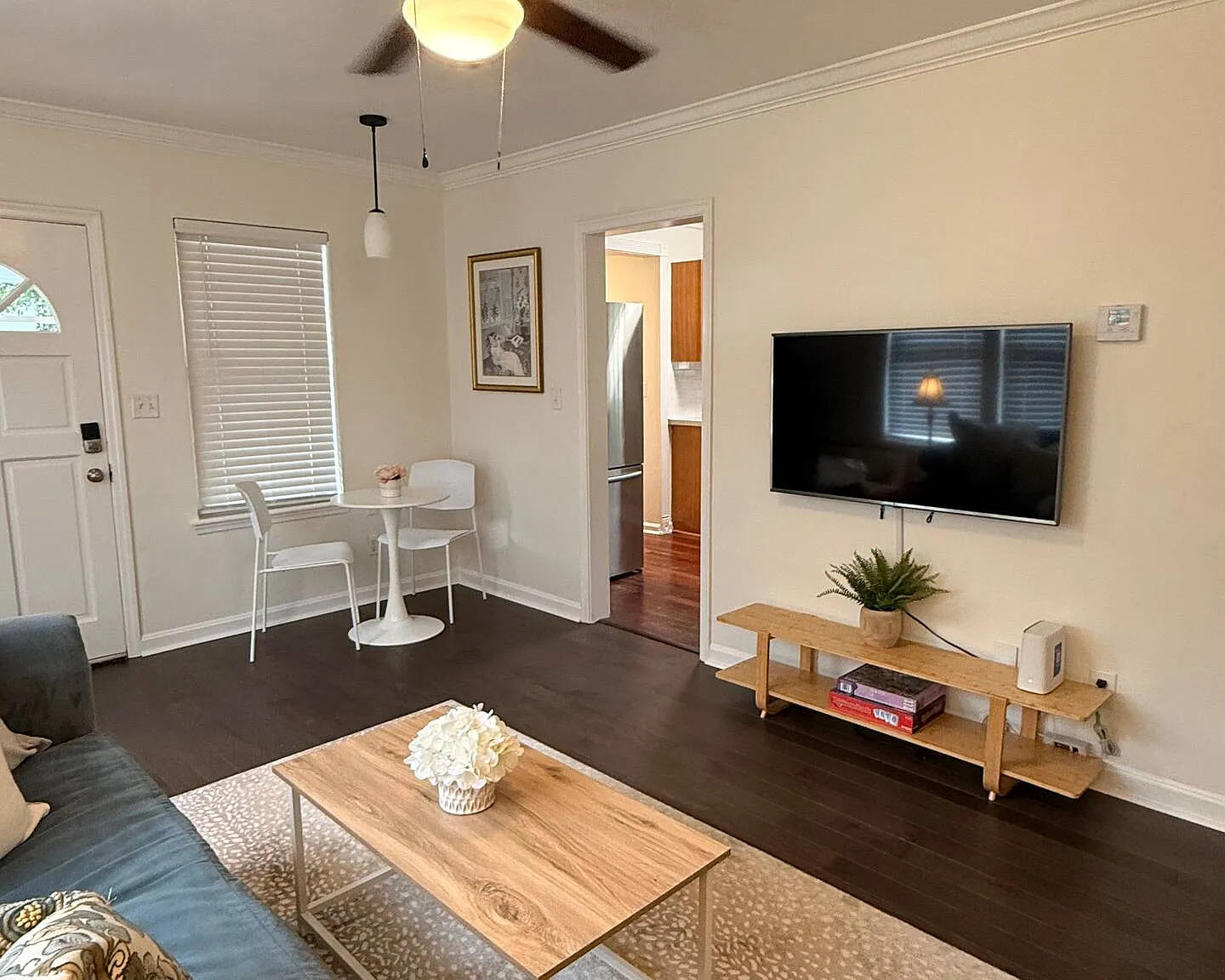 3 bed, 1008 sqft, $2,200 — Photo 1