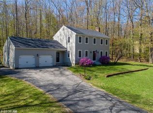 12 Oak Ridge Rd, Cumberland, ME 04021