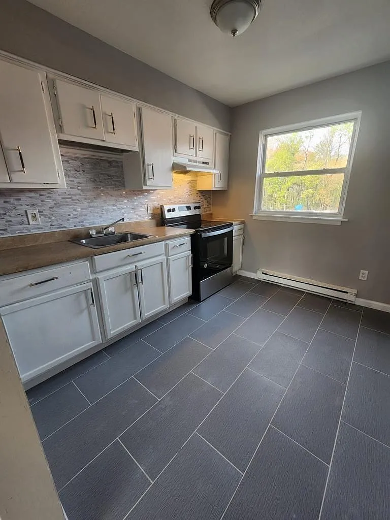 215 Buckley Street — Photo 1