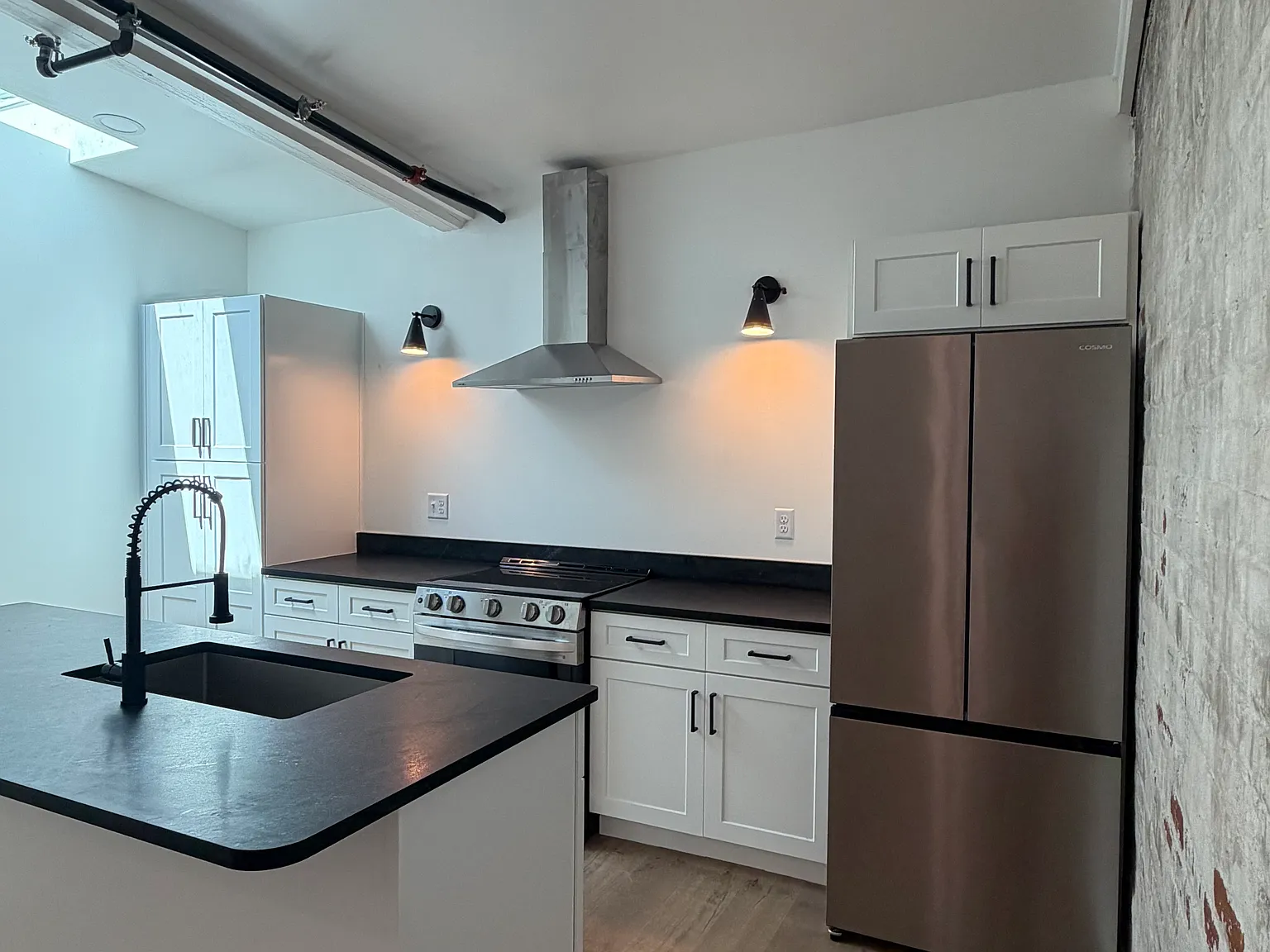 2 bed, 1400 sqft, $2,000 — Photo 2