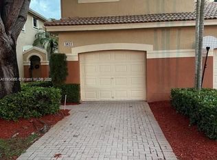 3821 Pond Apple Dr, Fort Lauderdale, FL 33332