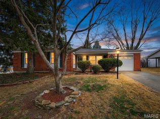 2590 Hackney Dr, Florissant, MO 63033