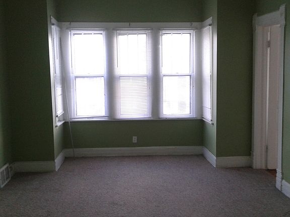 3rd image of 2454 W Diversey Ave