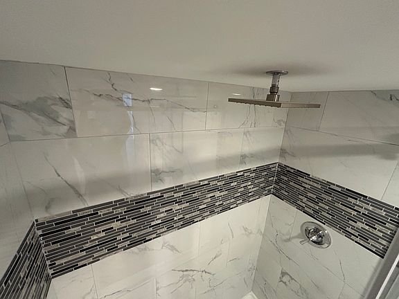 3rd image of 1325 E Main St #1