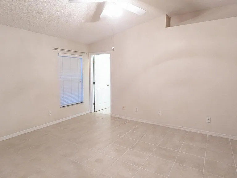 2097 Deercroft Dr — Photo 6
