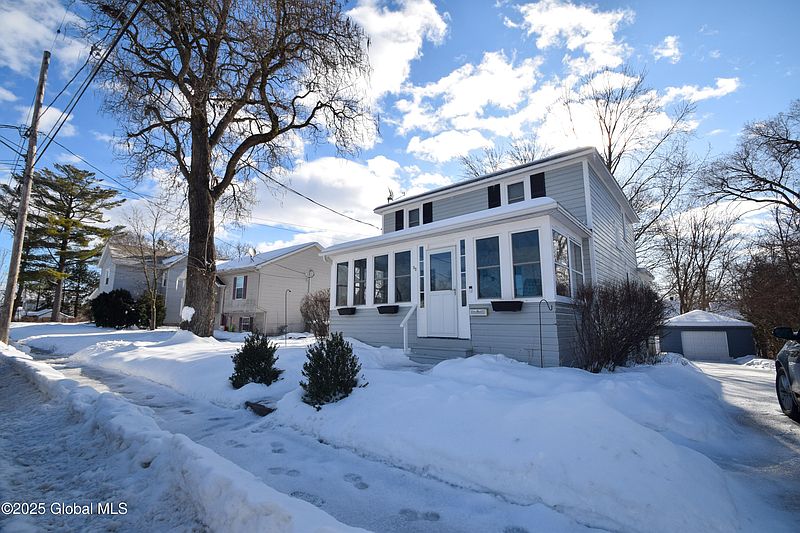 2nd image of 52 Wilson Avenue