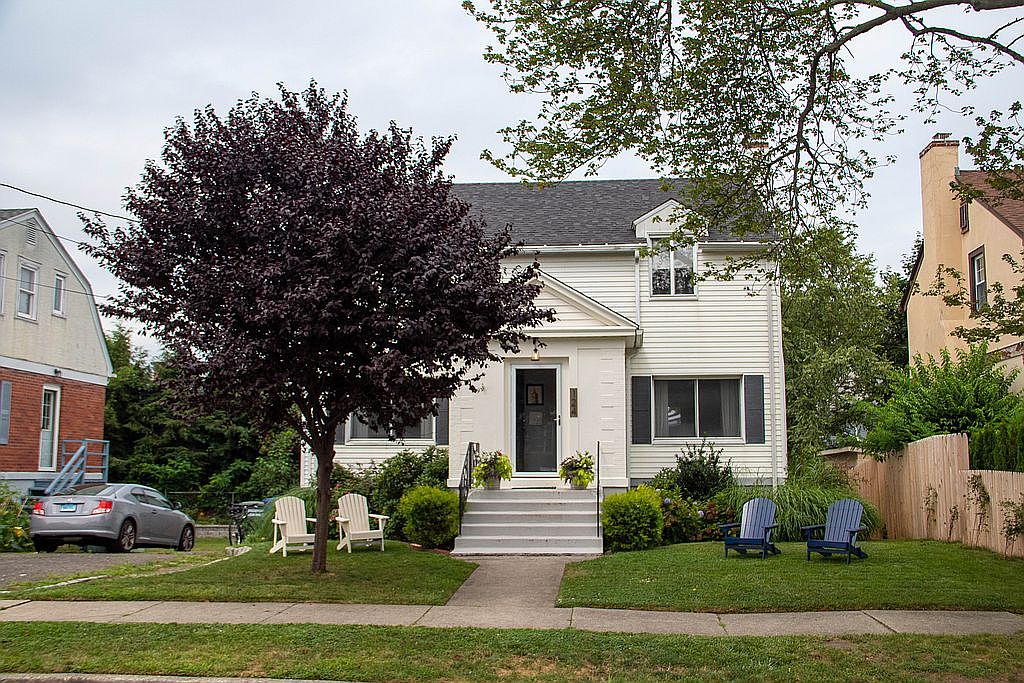 124 Seaside Ave, Bridgeport, CT 06605 Zillow