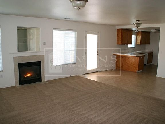 2nd image of 2215 E Cherry Ave