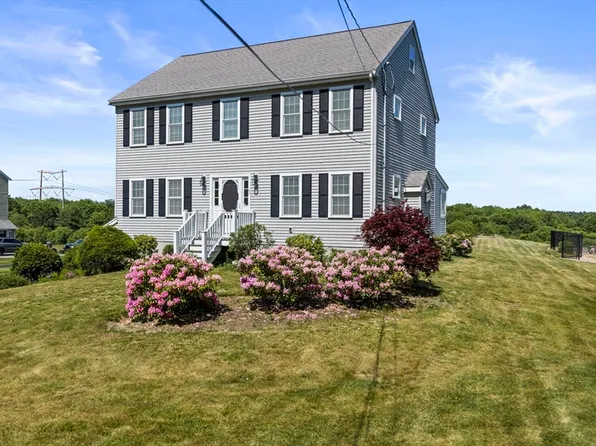 67 Franklin St, Halifax, MA 02338