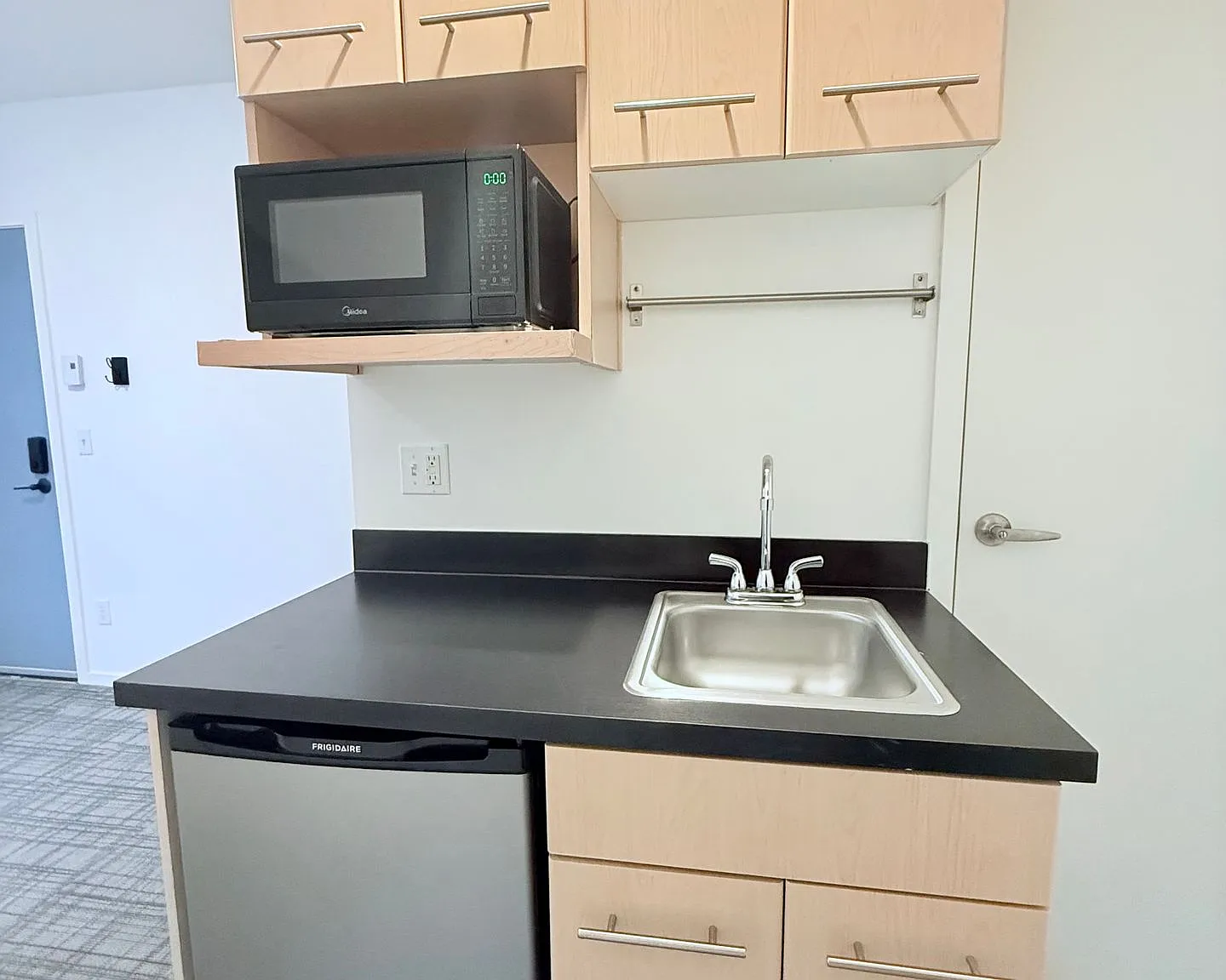 2418 Ballard Apartments — Photo 4