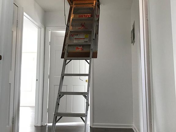 3rd image of 8413 249th St