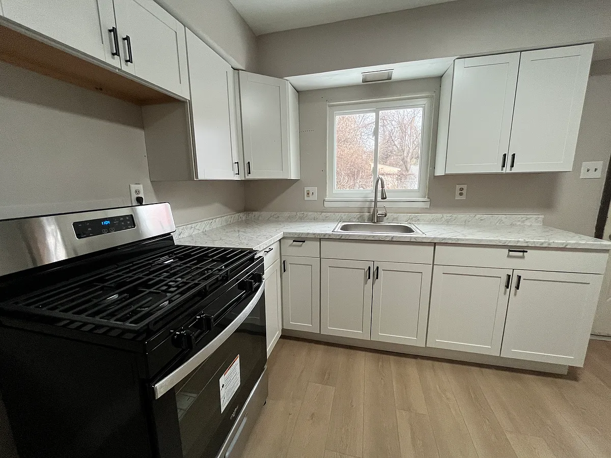 Kitchen - 705 McGowan Ave #6