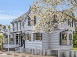 18 North St, Manchester, MA 01944