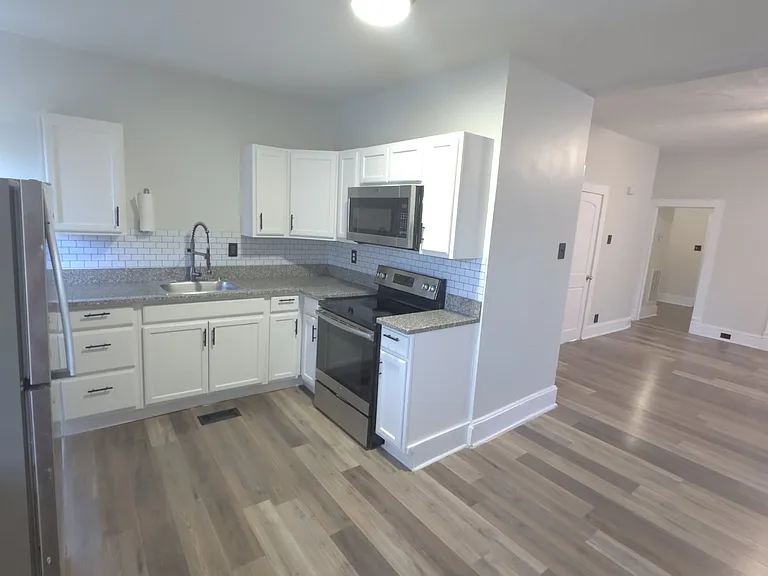 127 Poplar Ave #1 — Photo 7