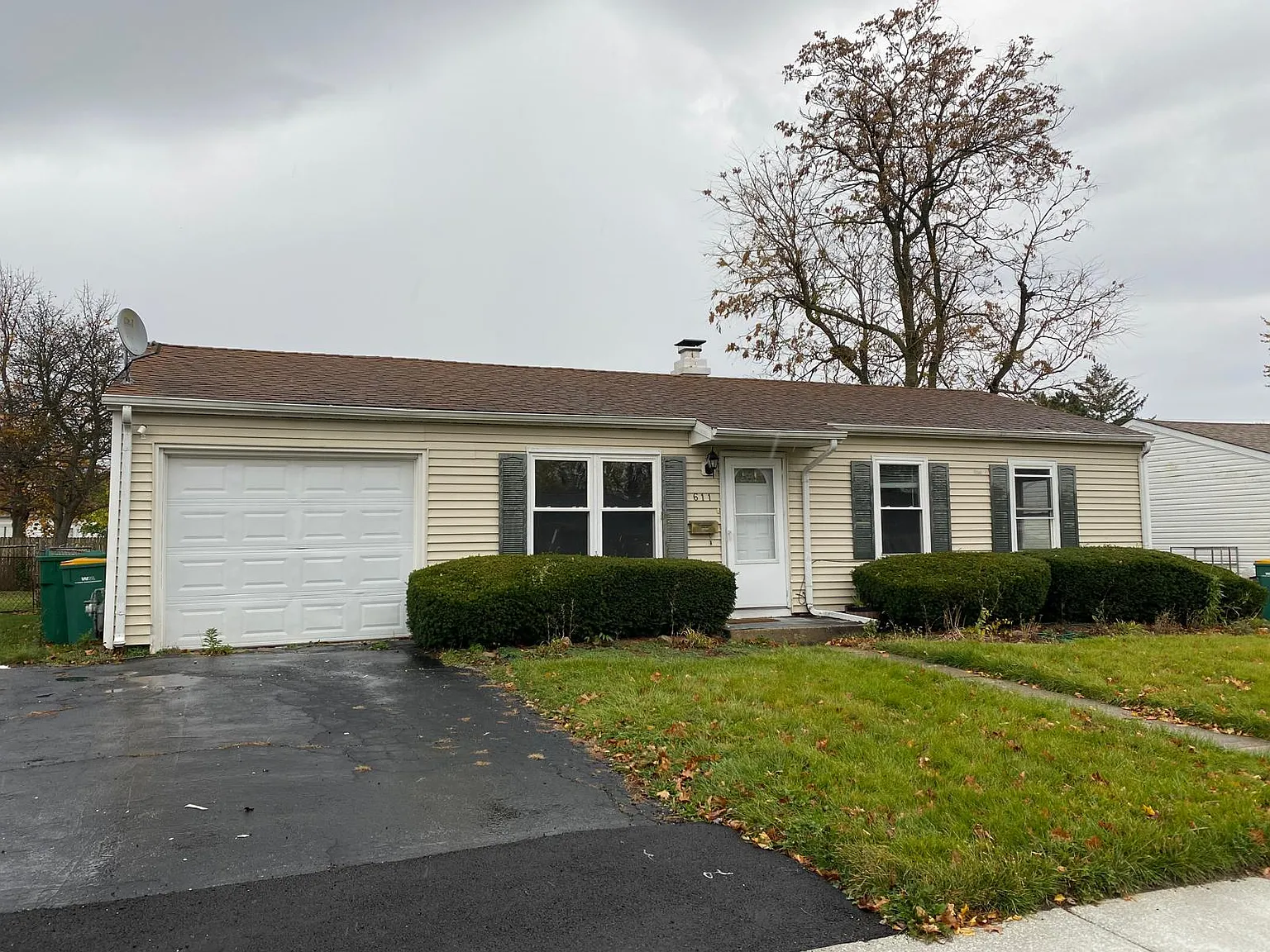 3 bed, 906 sqft, $2,400 — Photo 2