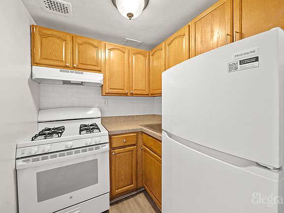 2nd image of 22410 Jamaica Ave #L2