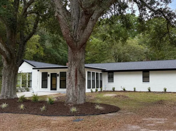 508 W 11th Street, Southport, NC 28461