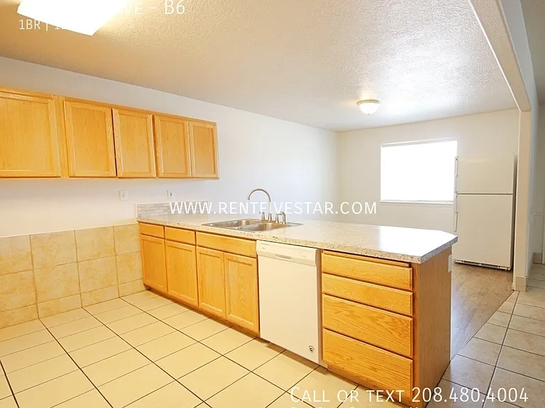 711 S 4th Ave #B-6 — Photo 8