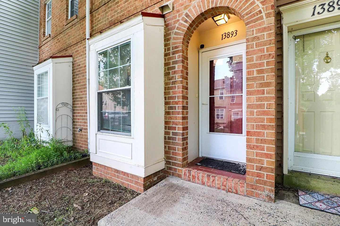 3 bed, 2.0 bath, 1129 sqft, $2,700 — Photo 3