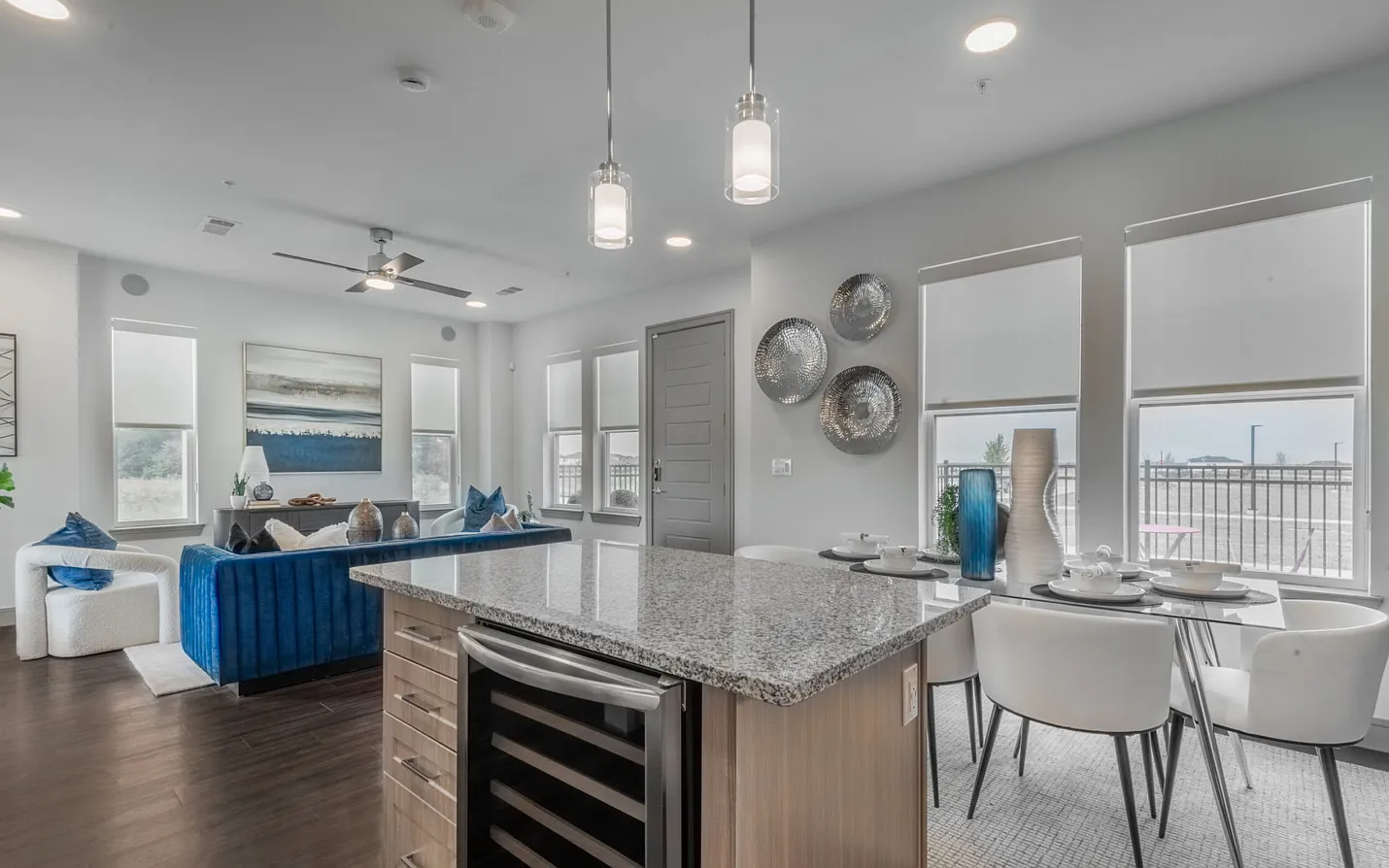 3 bed, 3.5 bath, 2593 sqft, $3,225 — Photo 2